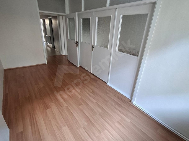 AKHİSAR RAGIPBEY FAHRİ SERTEL EMLAKTAN KİRALIK 3+1 DAİRE - Görsel 13