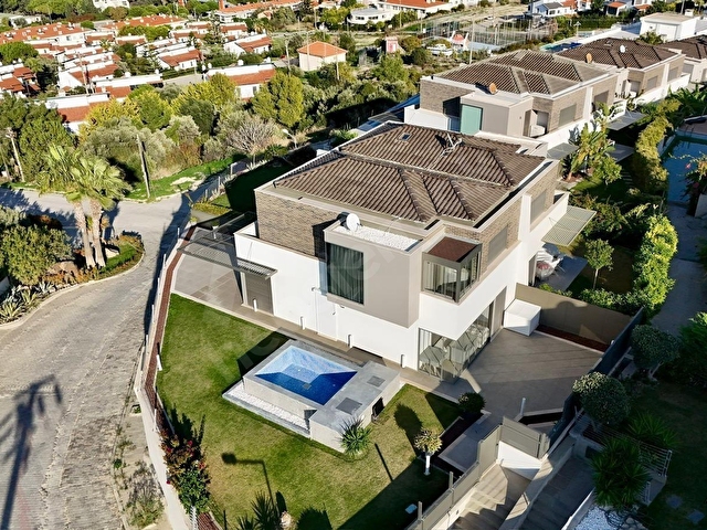 Çeşmede Ful Deniz Manzaralı Satılık 4+1 Villa - Görsel 9