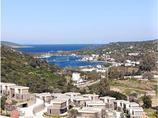 Bodrumda Satılık Deniz Manzaralı, Bahçeli ve Özel Plajlı Villa