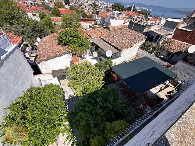 Kuşadası merkezde geniş bahçeli 2 adet müstakil ev - Görsel 18