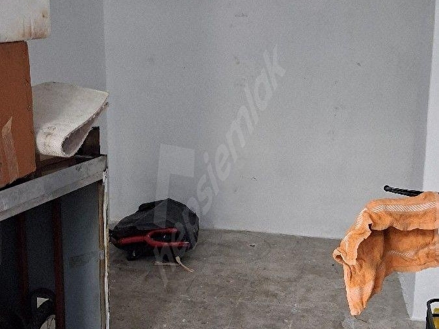 Pancarlı mah. girişi düzgün temiz her çeşit kullanıma müsait kiralık garaj - Görsel 7