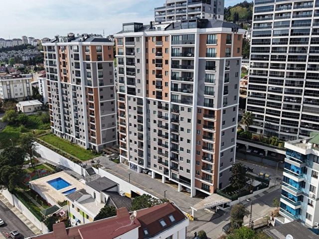 KARTAL HÜRRİYET MAHALLESİ HAVUZLU OTOPARKLI SİTEDE SATILIK 3+1 DAİRE