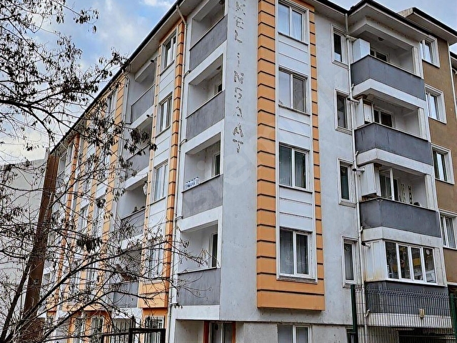 ELİT EMLAKTAN 100.YILDA MERKEZDE SATILIK 2+1 DAİRE