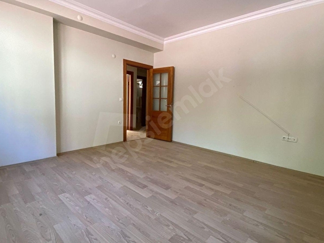 ÇEKMEKÖY NEVA SİTESİNDE BAHÇE KATI 2+1 DAİRE - Görsel 6