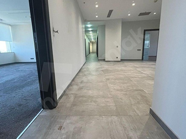 Maslak Prestijli Plazada 1100m2 Dekorasyonlu Kiralık Ofis / LUX - Görsel 11
