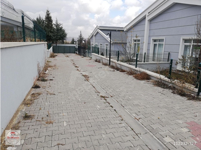 Lalahan Villalar Bölgesinde Vizyon Park Villalarında Yapılı Masrafsız Bahçeli  3+1 Satılık Villa - Görsel 5