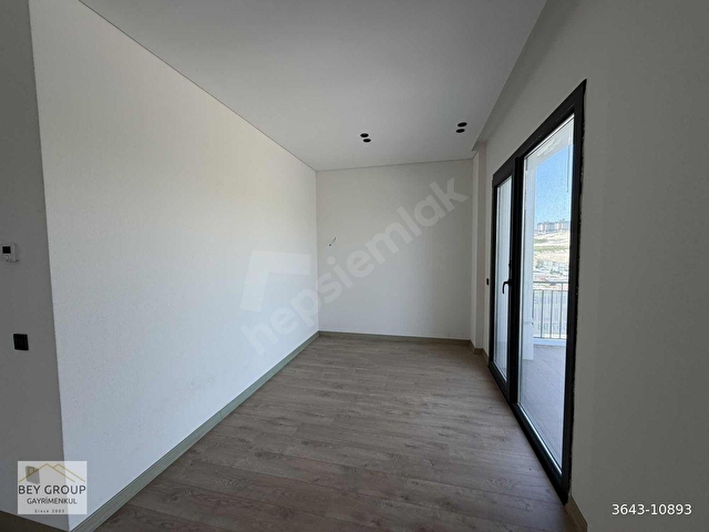 Bahçeşehir Alya Bahçe Sitesinde Satılık Köşe Ön Cephe 4+1 Villa - Görsel 10