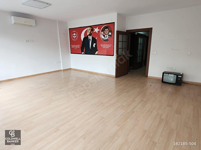 GMK BULVARI 1.KAT ÖN CEPHE GENİŞ TERAS KULLANIMLI SATILIK OFİS - Görsel 4