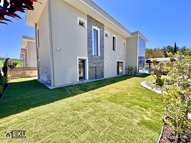 KUŞADASINDA HERYERE YAKIN TAM MÜSTAKİL SATILIK 4+1 VİLLA - Görsel 30