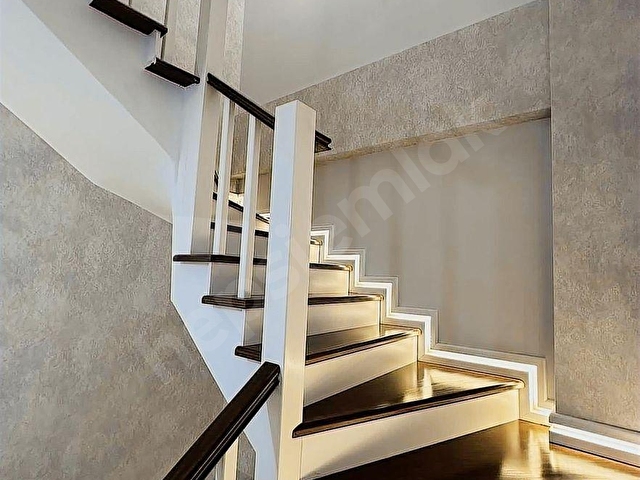 DENİZ MANZARALI 4+1 İÇİ ÖZEL TASARIM TRİPLEX VİLLA - Görsel 23