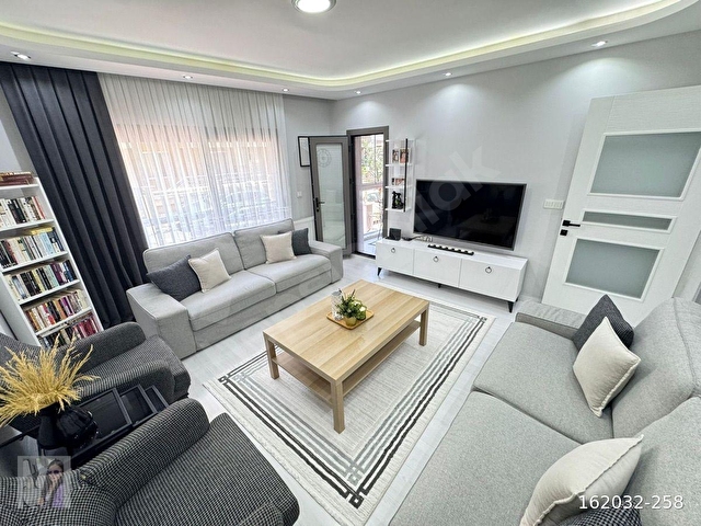 LALELİ CAMİİ YAKINI 3+1 ARAKAT EBEVEYN BANYO 5 YAS ASANSÖRLÜ  SATILIK DAİRE - Görsel 2