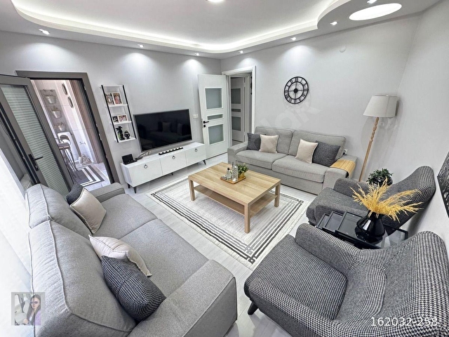 LALELİ CAMİİ YAKINI 3+1 ARAKAT EBEVEYN BANYO 5 YAS ASANSÖRLÜ  SATILIK DAİRE - Görsel 3