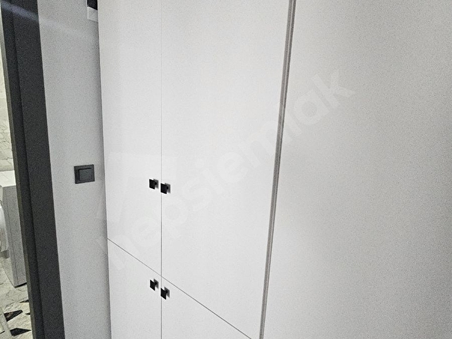 Körfez mahallesinde satılık deniz manzaralı eşyalı 1+1 daire - Görsel 24