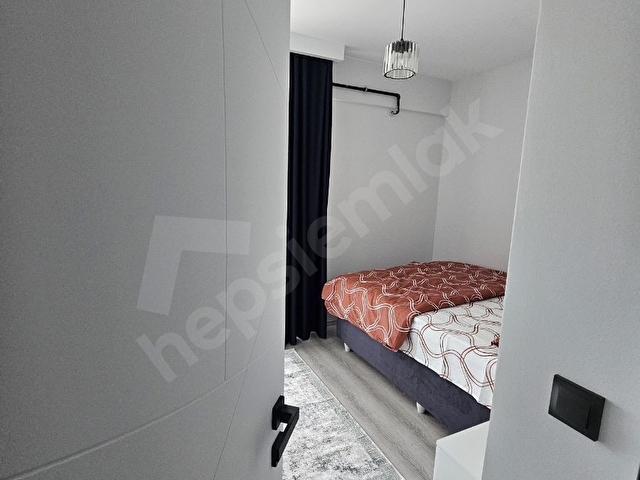 Körfez mahallesinde satılık deniz manzaralı eşyalı 1+1 daire - Görsel 17