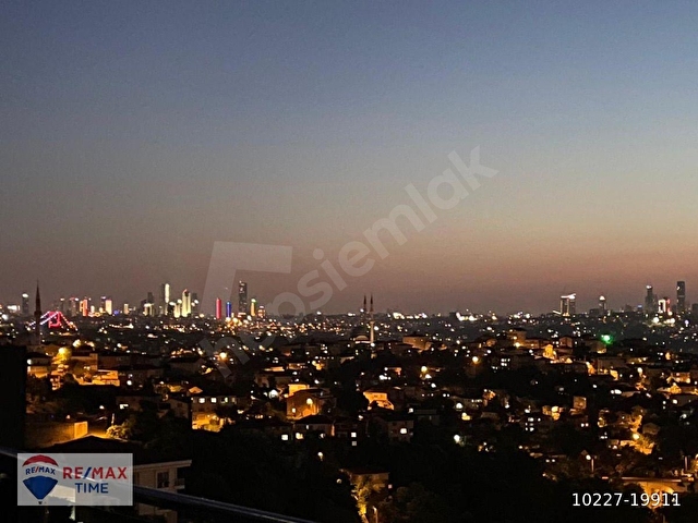Re/Max Time’den Beykoz Erguvan Evleri Sitesinde Manzaralı Satılık Dubleks Daire