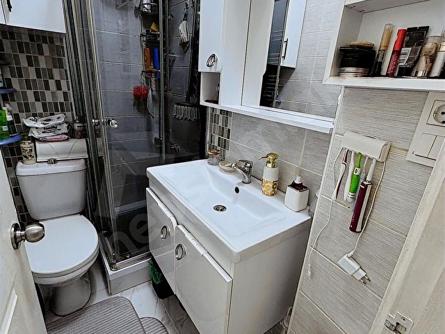 HÜRRİYET MAHALLESİ CADDEYE ÇOK YAKIN 2+1 TEMİZ SATILIK DAİRE - Görsel 21