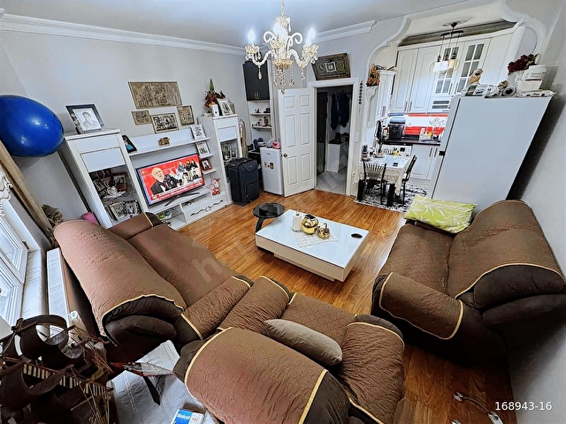HÜRRİYET MAHALLESİ CADDEYE ÇOK YAKIN 2+1 TEMİZ SATILIK DAİRE