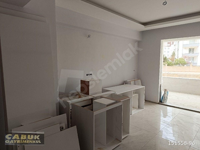 Yunus Emre mahallesinde satılık 4+1 sıfır daire