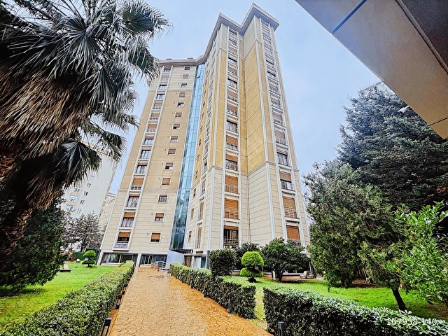 BEYAZDAN SİTE OZELLİKLİ GENİŞ METRE KARE ARAYANLARA FIRSAT