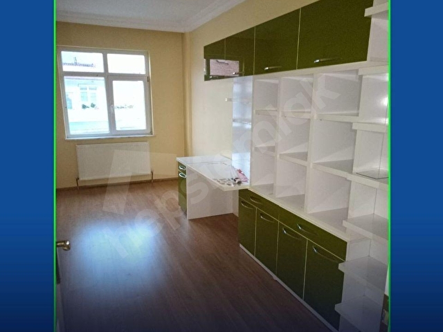 CEDİD MAHALLESİNDE CUMARTESİ PAZARI CİVARINDA 140 m2 3+1 SATILIK DAİRE - Görsel 3