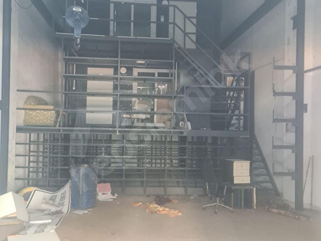 Çiftlikköy sanayide 100 m2 vinçli kiralık dükkan - Görsel 3
