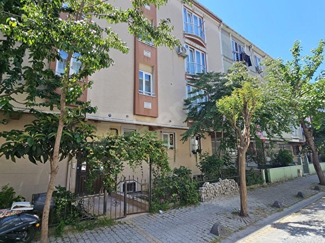 KÜÇÜKÇEKMECE GÜLTEPE MAHALLESİNDE 2+1 SATILIK DAİRE