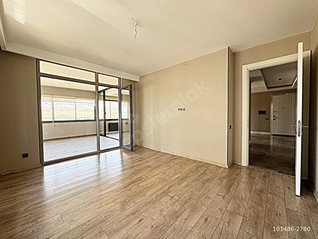 ANKARA KEÇİÖREN OVACIKTA SİTE İÇİNDE 4.5+1 GİYİNME ODALI ANK MANZARALI DAİRE - Görsel 24