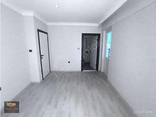 ANADOLU EMLAKTAN  CAĞDAŞ SOK .SALON BAĞIMSIZ ,KATTA  3+1   ÖN CEPHELİ ,ASANSÖRLÜ FERAH.GENİŞ DAİRE - Görsel 18