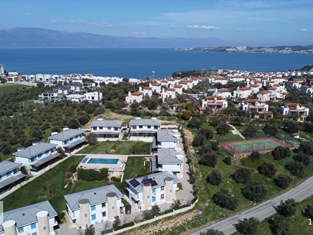 GÖMEÇ KARAAĞAÇTA HAVUZLU SİTEDE FULL EŞYALI KİRALIK 4+1 VİLLA