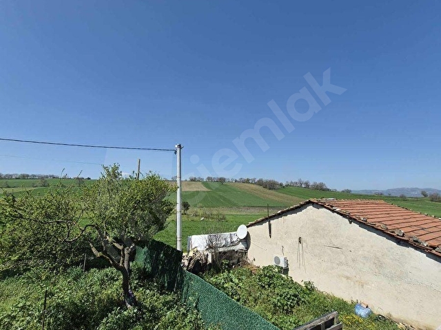 ÖZLÜCEDE SATILIK 290 m2 MÜSTAKİL EV - Görsel 5