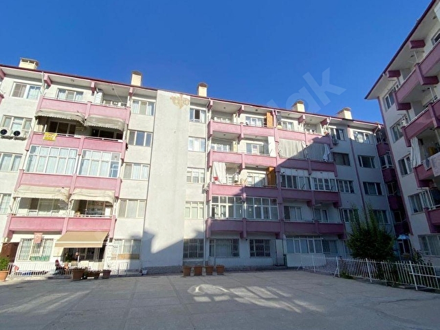 BURDUR MERKEZ ŞEKER ORTAOKULU YANI DOSTLAR SİTESİ KİRALIK 3+1 DAİRE