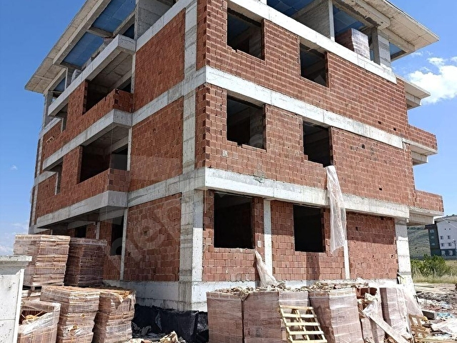 GÜVEN EMLAKTAN SATILIK KABA İNŞAATTAN 3+1 FULL TESLİM DAİRE - Görsel 3