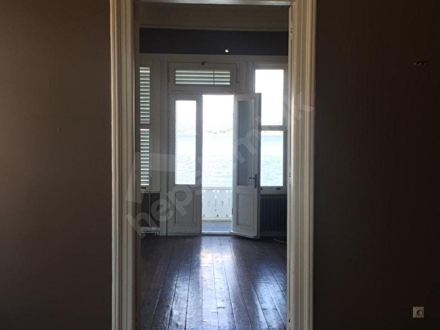Beykoz Paşabahçede Kiralık Bahçeli Rıhtımlı Tarihi Yalı - Görsel 12