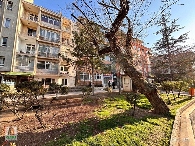 ÇAĞDAŞ TAN KIZILAY, SAKARYA CADDESİNDE 4. KATTA SALON BAĞIMSIZ KOMBİLİ 3+1 KİRALIK İŞ YERİ