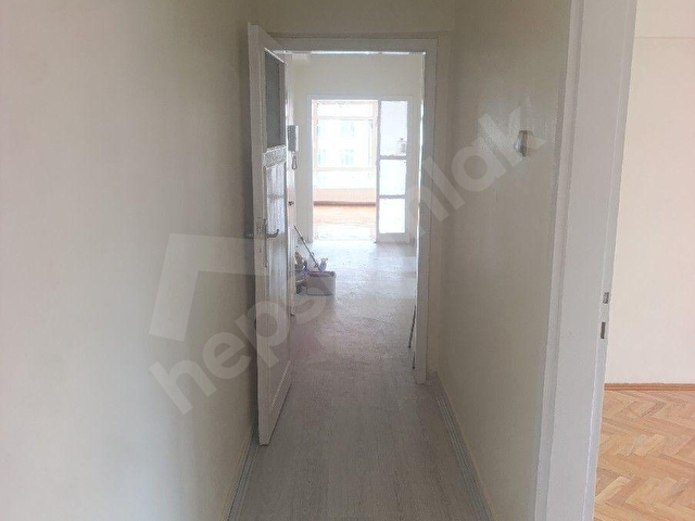 LİBYA CADDESİ ÜZERİNDE 3+1 GENİŞ FERAH DAİRE ASANSÖRLÜ - Görsel 16