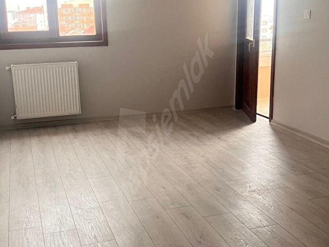 ÇİĞDEMDE KATTA BAKIMLI KOMBİLİ KAPALI GARAJLI GÜNEY BATI CEPHELİ OTURMAYA HAZIR BOŞ DAİRE - Görsel 14