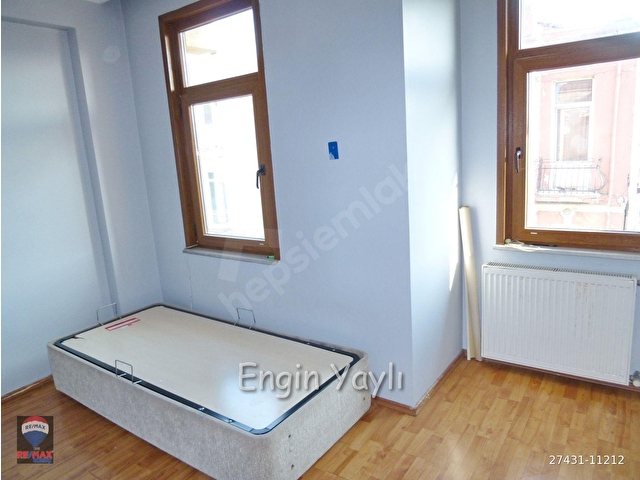 KADIKÖY YELDEĞİRMENİ İSKELE SOKAKTA GENÇ BİNADA ULAŞIMA CAFELERE ALIŞVERİŞE YAKIN 1+1 FIRSAT DAİRE - Görsel 5