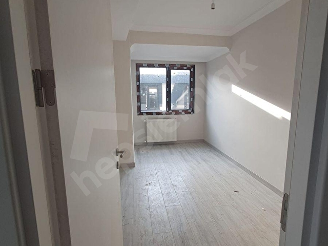 Bahçelievler Yaylada Sıfır 3+1 Ebeveyn Banyolu Ferah Konum - Görsel 15