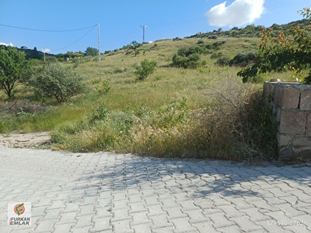SÜKSÜNDE YERLEŞİMİN İÇİNDE YOLA SIFIR SATILIK 1021 m2 BAĞ - Görsel 7