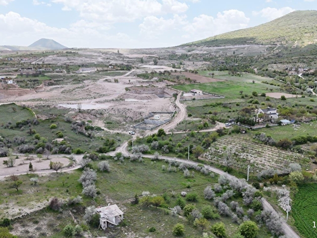 SERTOĞLU EMLAKTAN UÇHİSARDA SATILIK 2.600 m2 HOBİ BAHÇESİ - Görsel 23