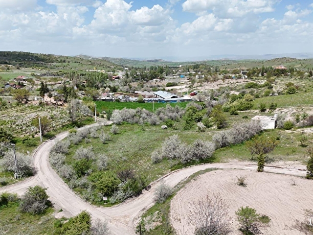 SERTOĞLU EMLAKTAN UÇHİSARDA SATILIK 2.600 m2 HOBİ BAHÇESİ - Görsel 8
