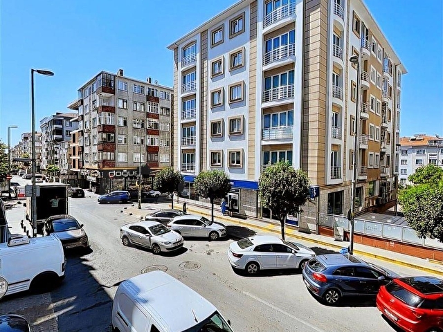 CENNET MAH. BANKALAR CAD.KÖŞE BİNADA SATILIK DAİRE
