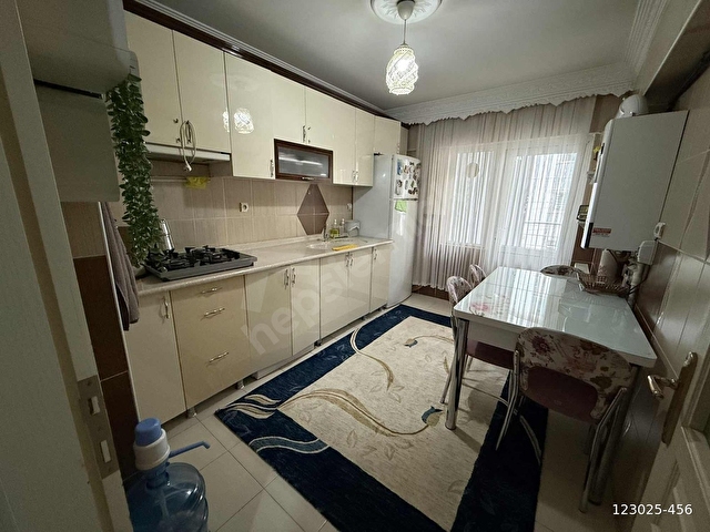 ALSANCAK MAHDE ARA KAT ÖN CEPHE 3+1 SATILIK DAİRE - Görsel 5