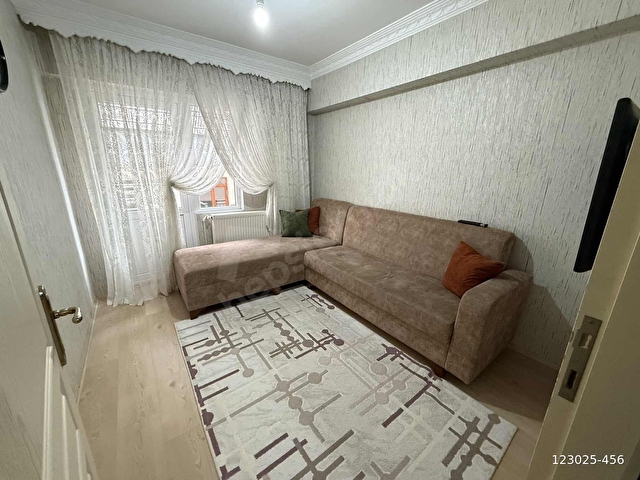 ALSANCAK MAHDE ARA KAT ÖN CEPHE 3+1 SATILIK DAİRE - Görsel 13