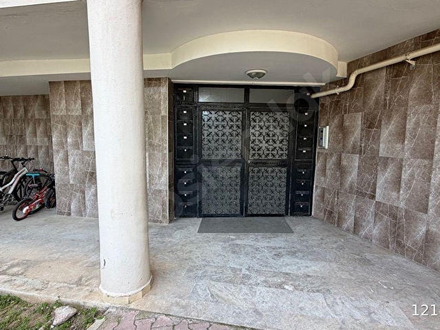GÜZELOBA MAH.KAPALI PAZAR YAKINI SİTE İÇERİSİNDE GENİŞ 2+1 DAİRE - Görsel 2