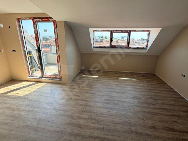 TEK YETKİLİ BAĞDATTAN KÜÇÜKYALIDA METROYA YAKIN TERASLI DAİRE - Görsel 4