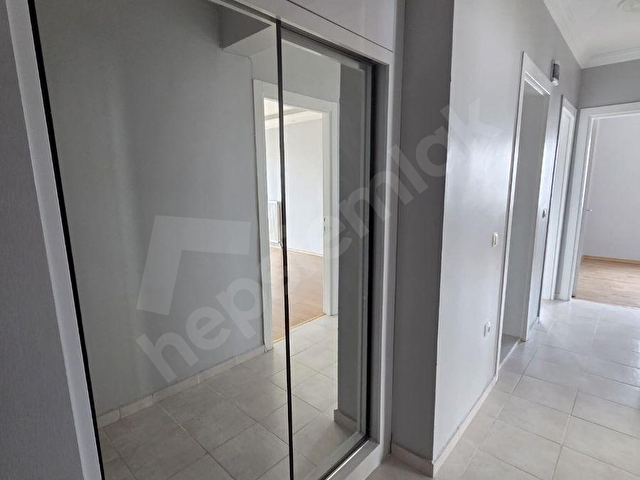 Yapracık TOKİ konutlarında, FULL YAPILI, ilk defa kiracı oturacak, ara kat kiralık daire... - Görsel 6