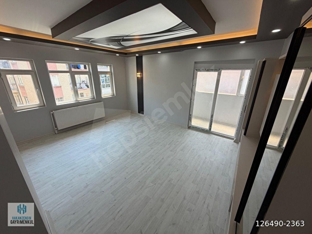 SİNCAN  DA MERKEZİ KONUMDA 3+1 ULTRA LÜKS YAPILI DAİRE...