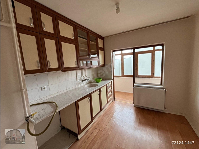 İZZET BAYSAL CD.ARA KAT 135M2 AİLE APARTMANI 3+1 BAKIMLI DAİRE
