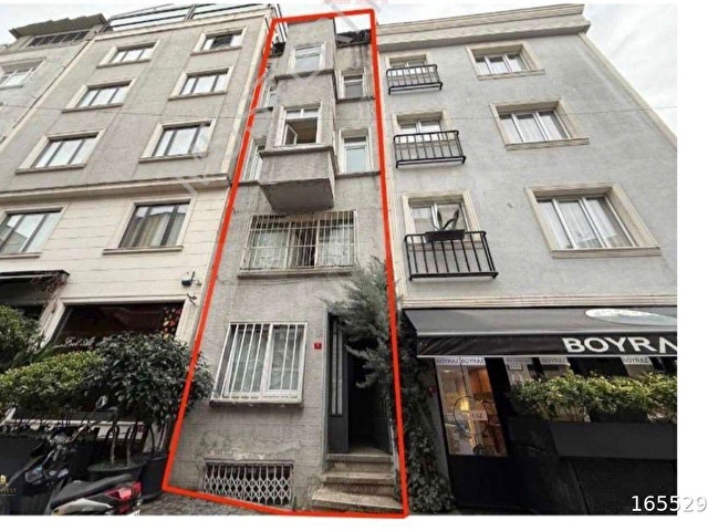 Kumkapı’da Komple Bina: Turizm ve Ticaretin Merkezinde Fırsat! - Görsel 7